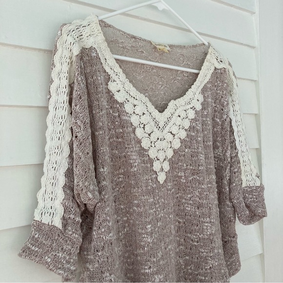 Anthropologie | Meadow Rue Taupe and Cream Lace Detail Sweater Size Small - Picture 3 of 11